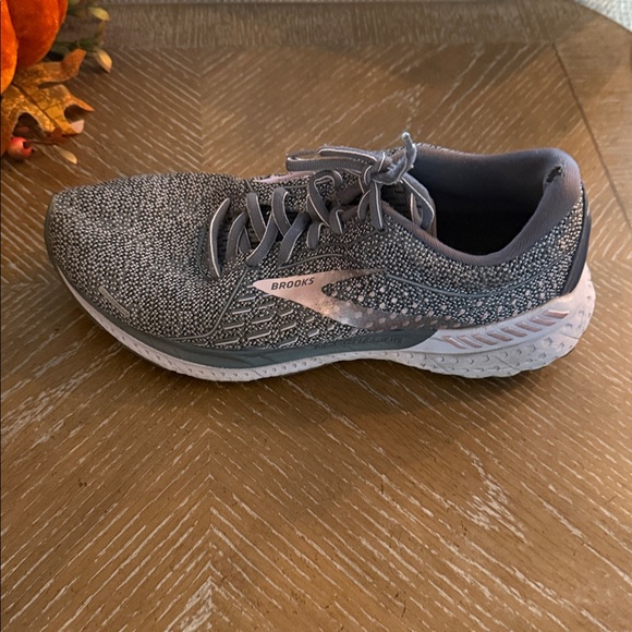 Brooks Adrenaline 21 Running Shoes - Picture 3 of 7